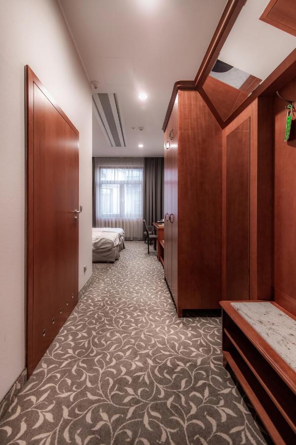 Hotel Park Kajetany Nadarzyn Ngoại thất bức ảnh