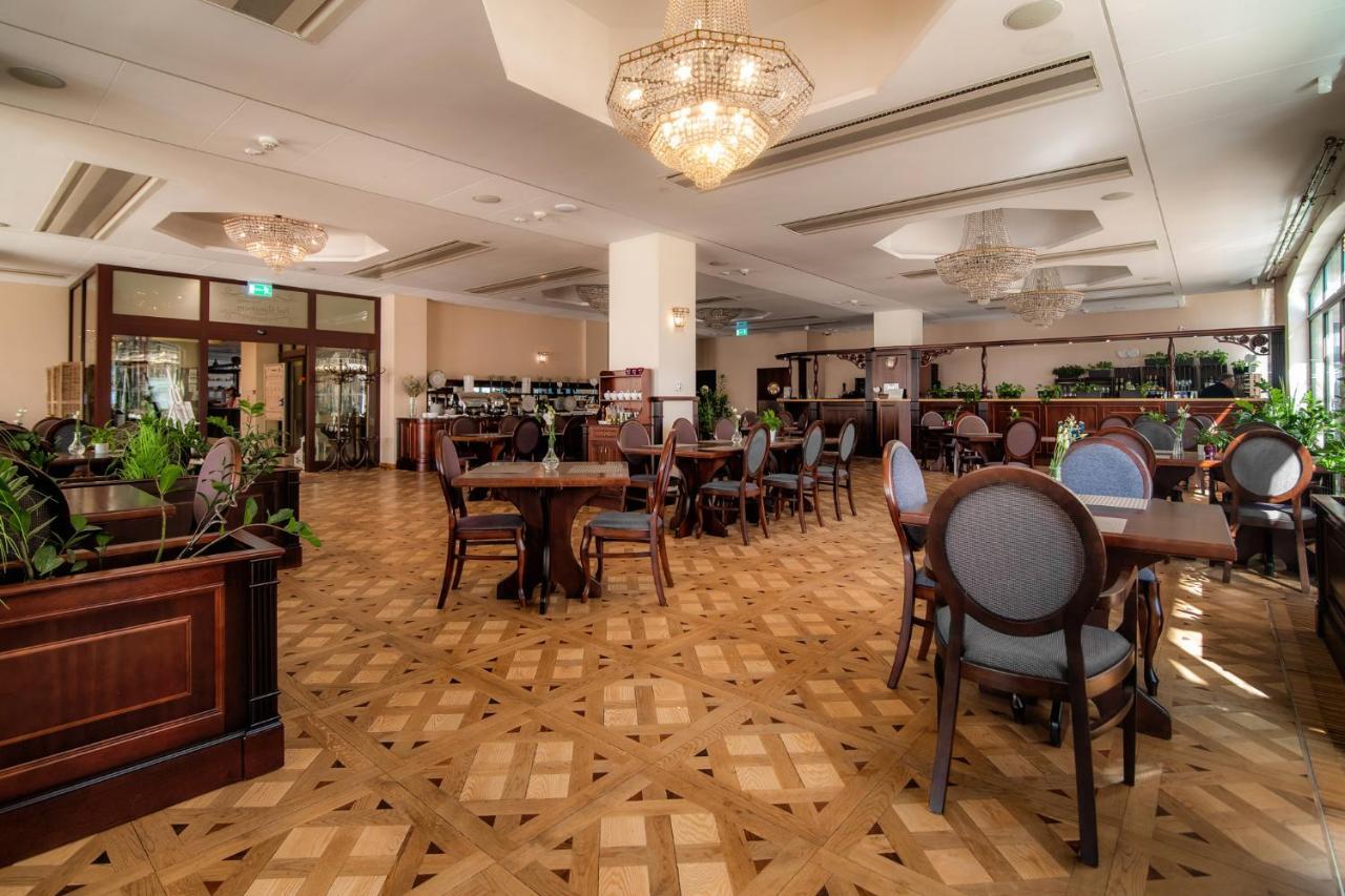 Hotel Park Kajetany Nadarzyn Ngoại thất bức ảnh